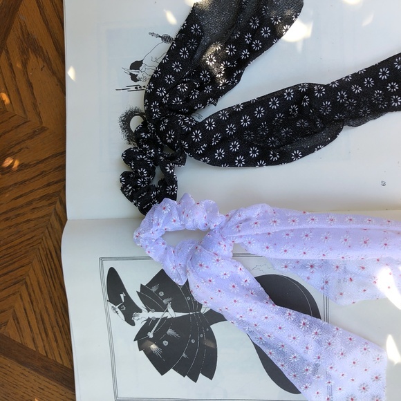 Pair of Floral Printed Eyelet Hair Tie Scrunchies - Picture 9 of 9